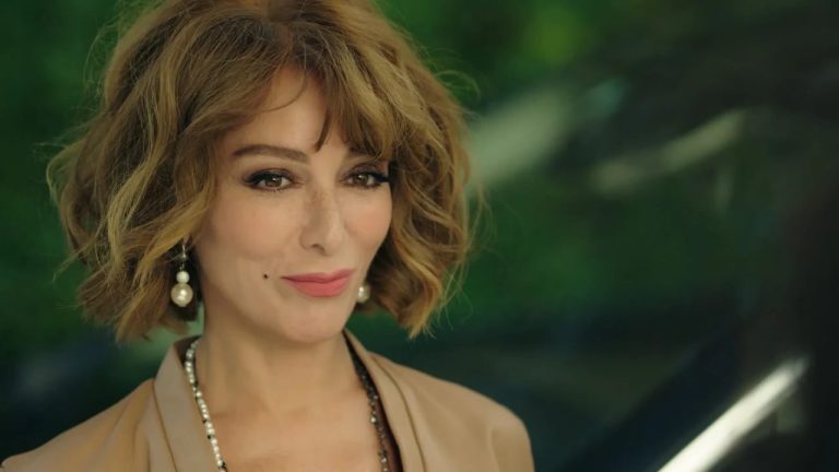 Zerrin Tekindor Kimdir? Nereli, Kaç Yaşında, Burcu Ne? İşte Hayatı ve Kariyeri
