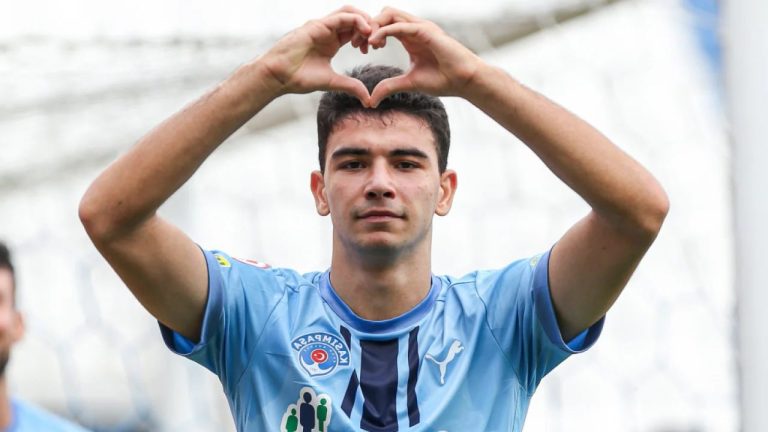 Yasin Özcan Kimdir? Kaç Yaşında, Nereli ve Hangi Takımda Oynuyor?