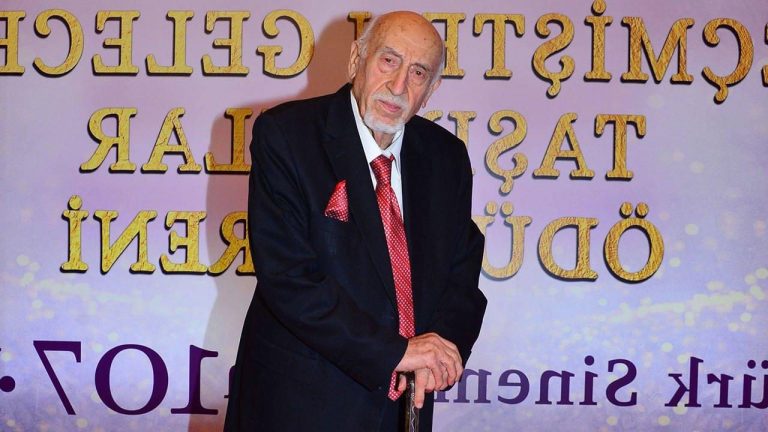 Yönetmen ve Senarist Yılmaz Atadeniz Kimdir? Kariyeri ve Yönettiği Unutulmaz Yapımlar