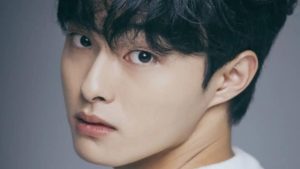 Yoon Chan-young Kimdir? Nereli, Kaç Yaşında? Hayatı ve Kariyeri Hakkında Merak Edilenler