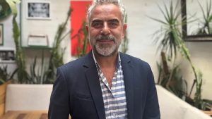 Yurdaer Okur’un Eşi Kim? Evli mi, Kaç Yaşında, Çocuğu Var mı? Sanat ve Edebiyat Dolu Hayatı