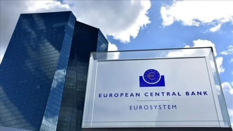 Avrupa Merkez Bankası üç temel faiz oranını sabit tuttu