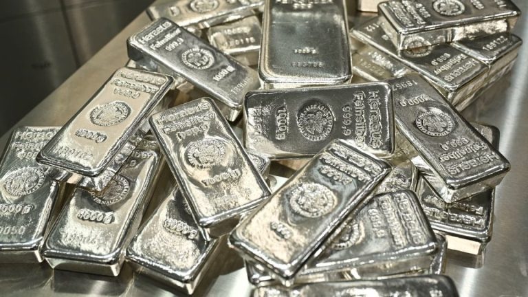 Gümüşte sert yükseliş: fiyatlar 78 dolar eşiğini test ediyor